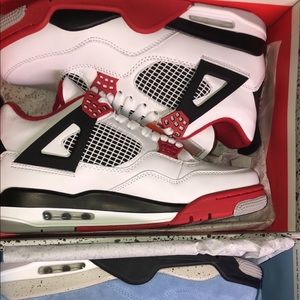 Fire red 4s size 10